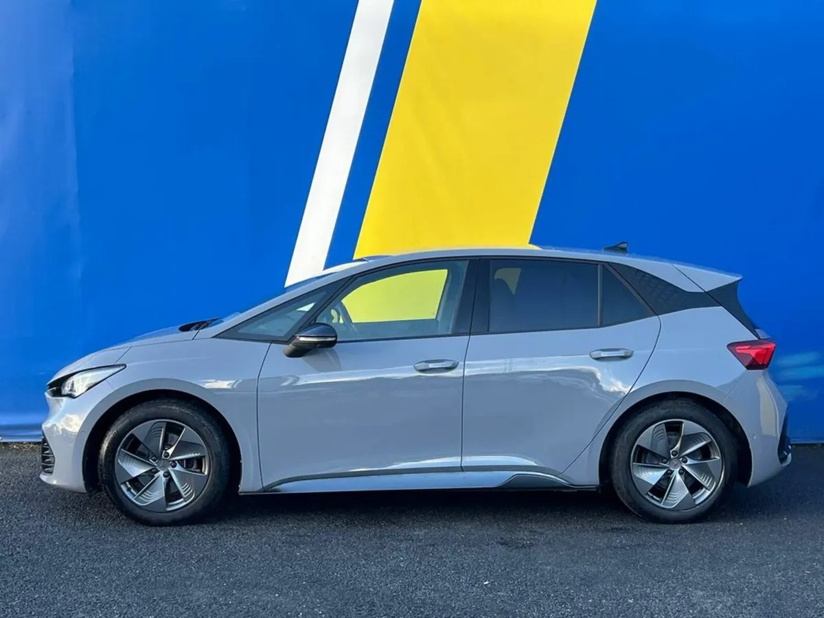 Cupra Born 58 KWH // 360 PARKING CAMERAS // ADAPTI - Image 3