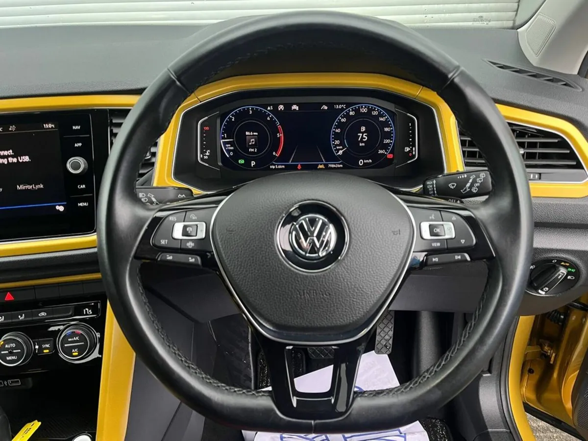 Volkswagen T-Roc 2.0 TDI // SERVICE HISTORY // 19" - Image 4