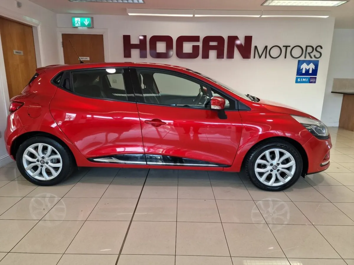 Renault Clio IV Dynamique NAV TCE 90 5Dr H/B - Image 3