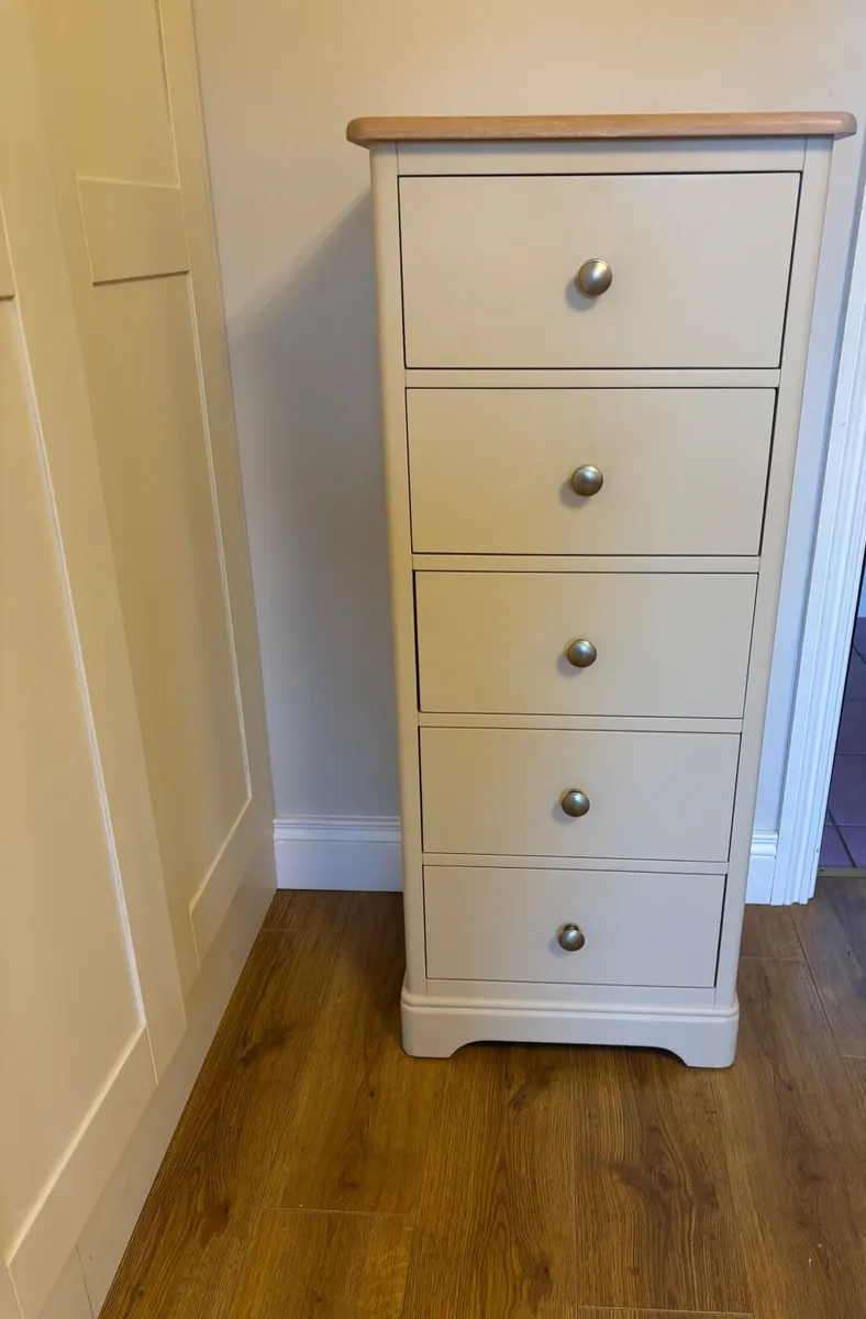 Tallboy / chest of drawers - Image 1