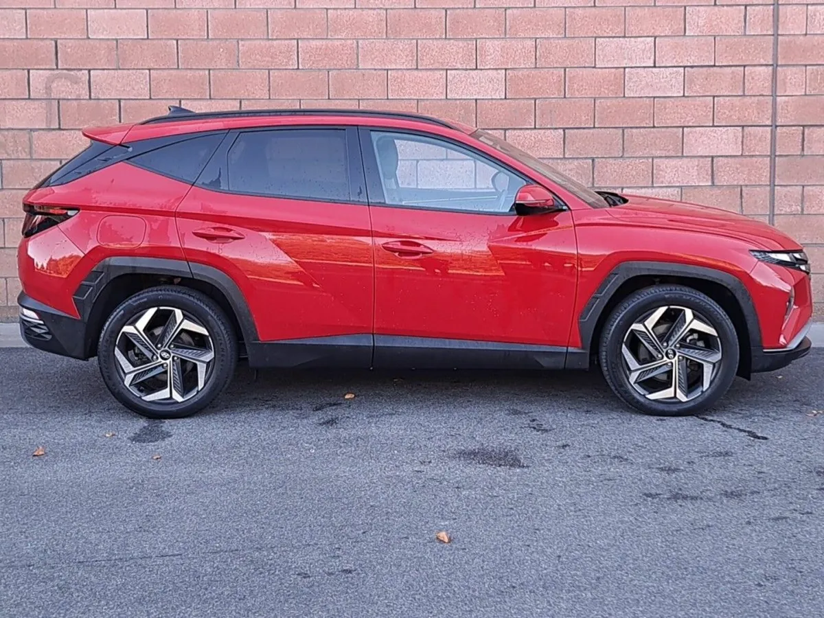 Hyundai Tucson 4 Wheel Drive Executive model  Plug - Image 4