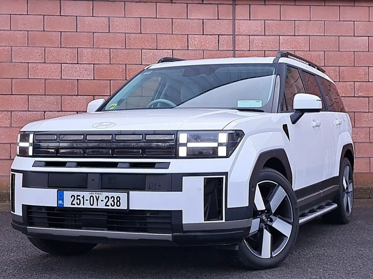 Hyundai Santa Fe Premium Model 4 wheel drive, Plug - Image 3