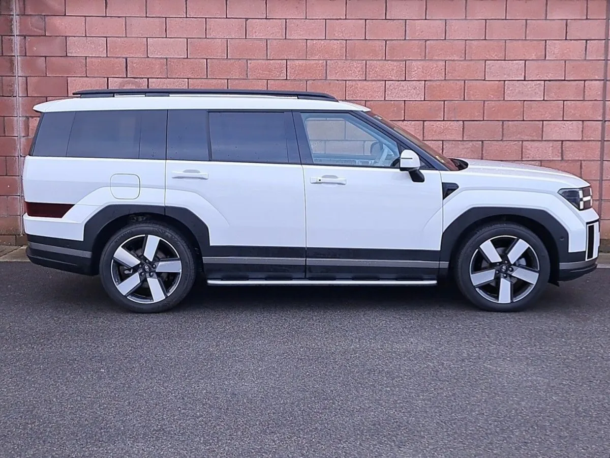 Hyundai Santa Fe Premium Model 4 wheel drive, Plug - Image 4