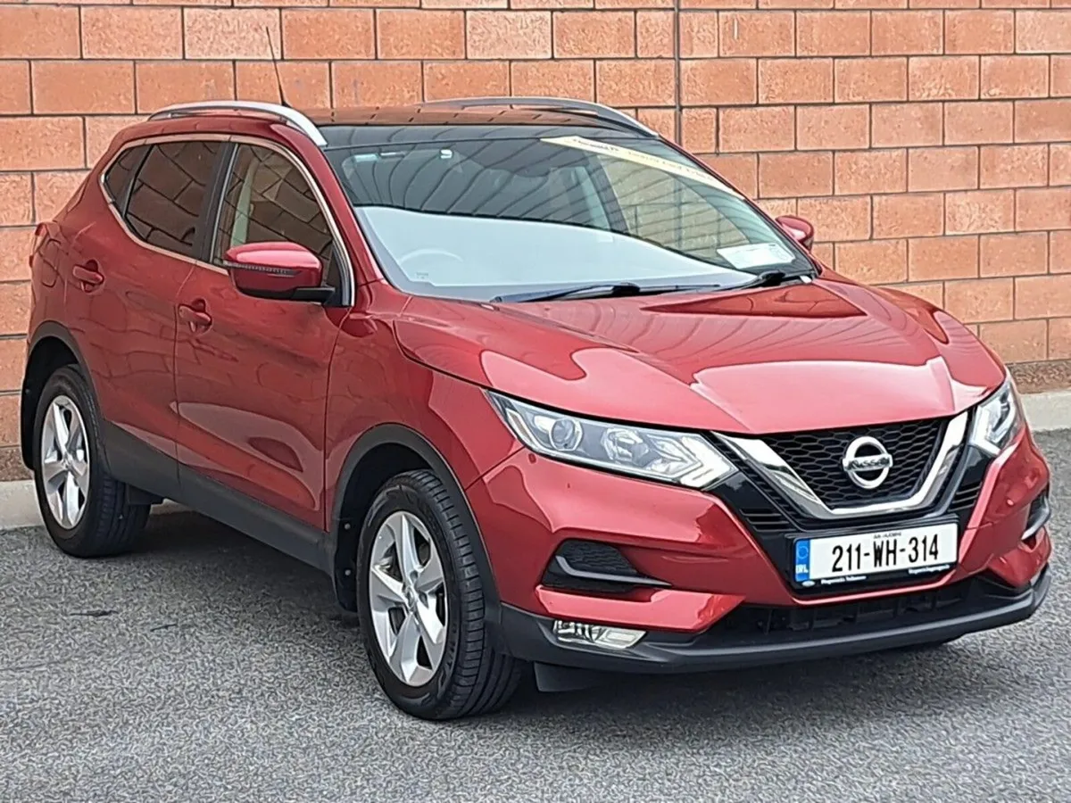 Nissan Qashqai SE Model with Moonroof 1.3 Petrol m - Image 2