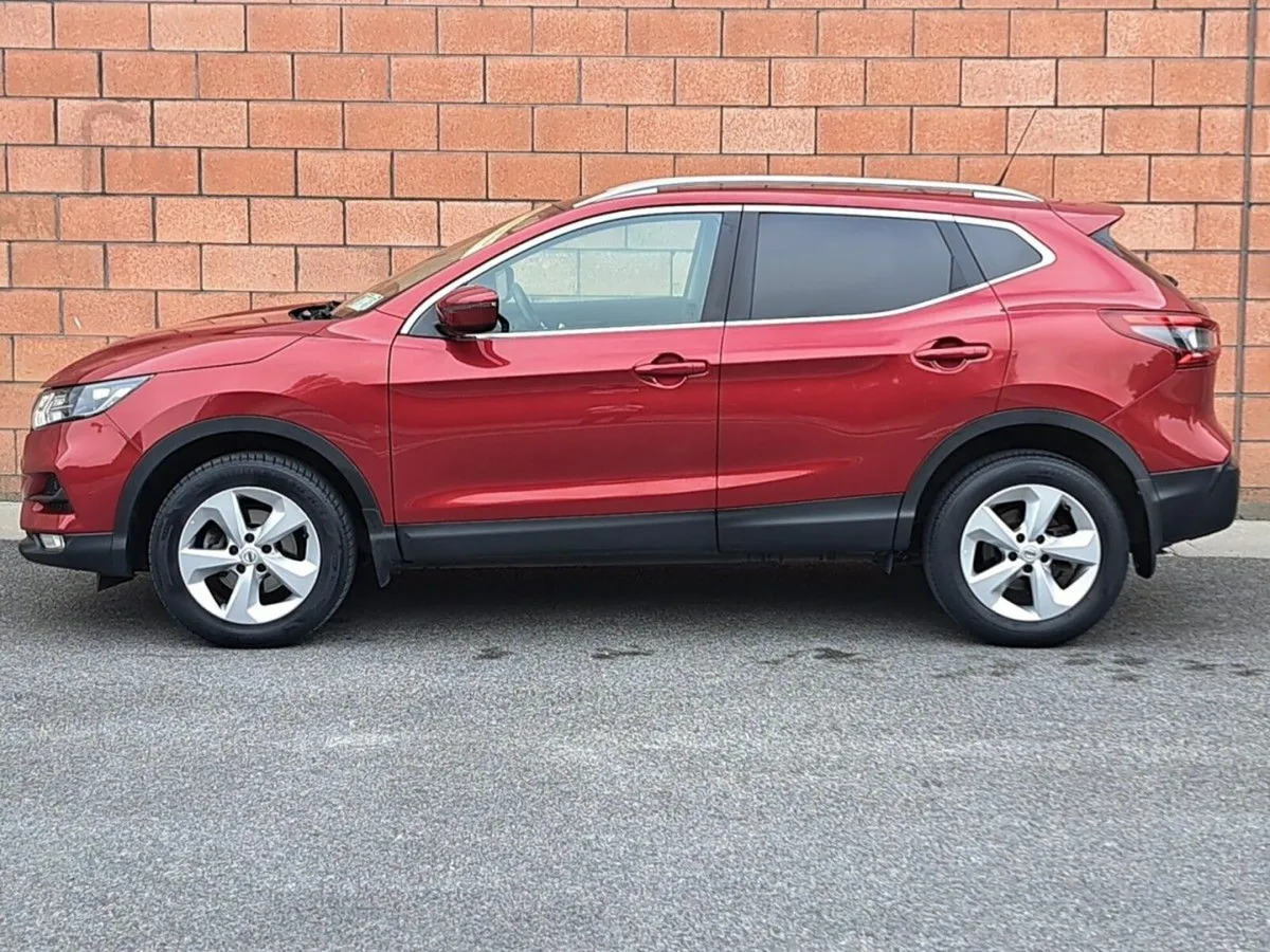 Nissan Qashqai SE Model with Moonroof 1.3 Petrol m - Image 4