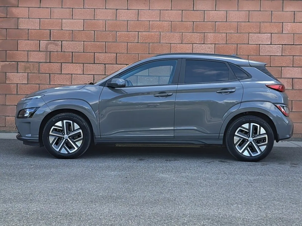 Hyundai KONA Premium Model 64 kWh battery. - Image 3