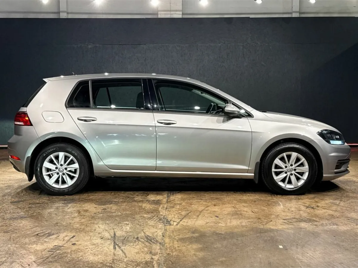 Volkswagen Golf MANUAL 1.0L TSI - TRENDLINE - CRUI - Image 2