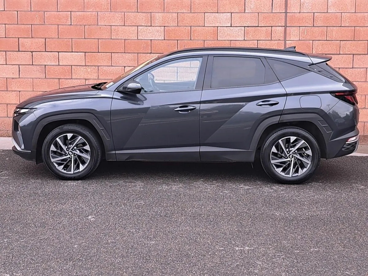 Hyundai Tucson Executive Model 1.6 Diesel. - Image 3