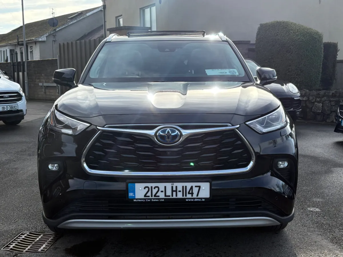 212 Toyota Highlander Platinum 7 Seater 2.5 Hybrid - Image 2