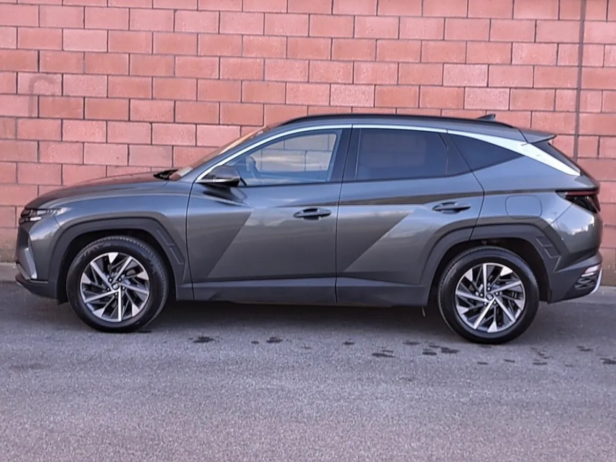 Hyundai Tucson Executive Plus Model 1.6 Diesel. - Image 3