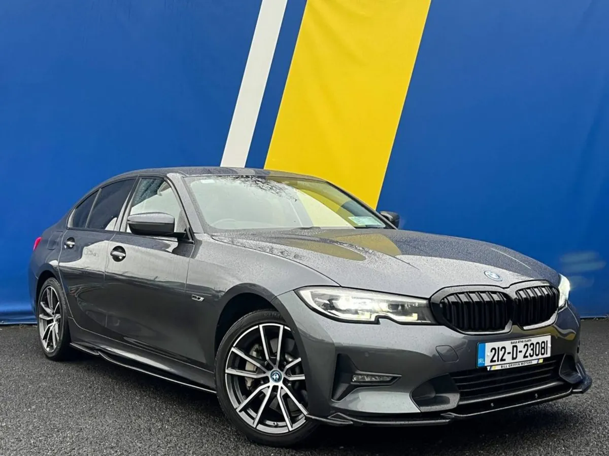 BMW 3-Series 330e PRO COMPETITION 2.0 HYBRID // DI - Image 1
