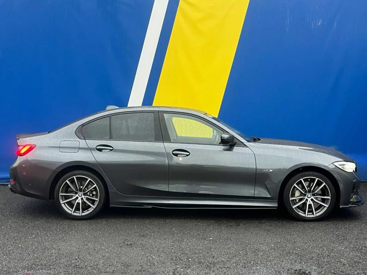BMW 3-Series 330e PRO COMPETITION 2.0 HYBRID // DI - Image 2