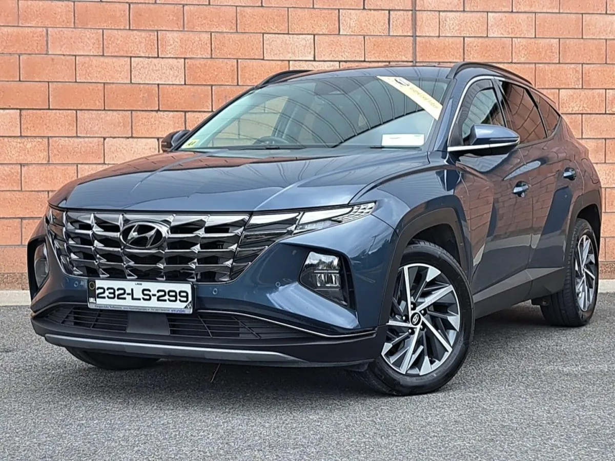 Hyundai Tucson Executive Plus Model 1.6 Diesel. - Image 2