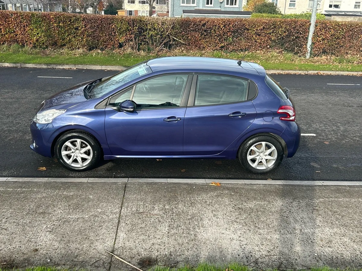 2014 PUEGEOT 208 1.0 PETROL ⛽️ NCT 11/26 TAX 6/26 - Image 3