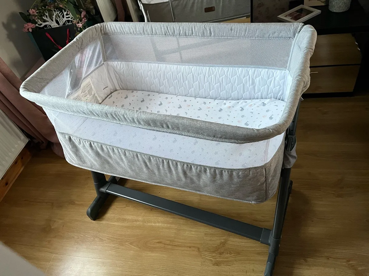 baby cot - Image 1