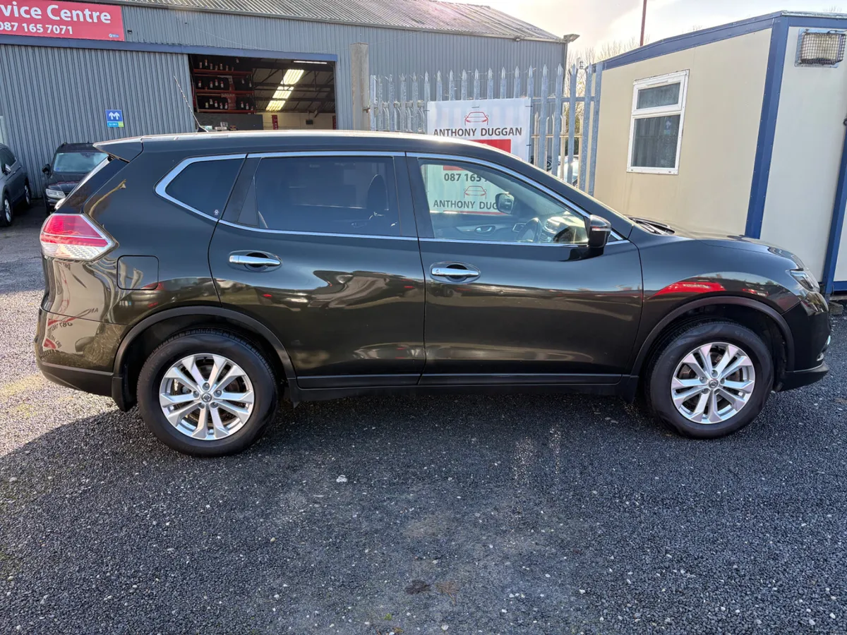 172 Nissan X-Trail 7 seater - Image 2