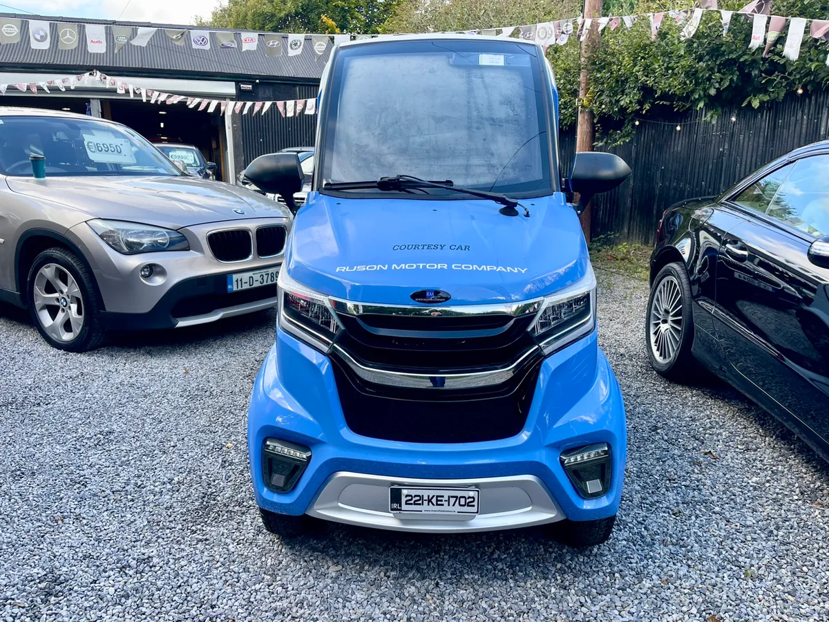 LMI Advertising Vehicle (221 REG) - Image 2