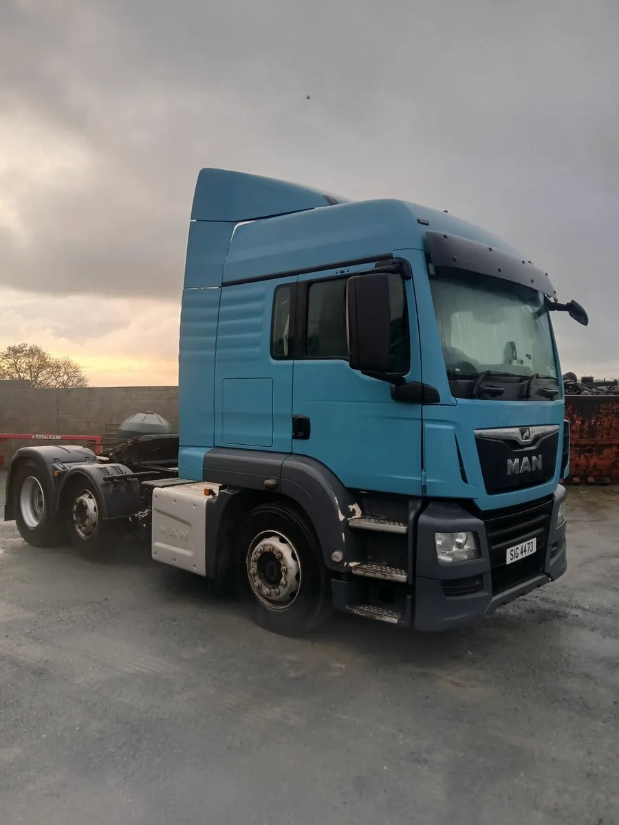 Man Other 2018 - Image 1