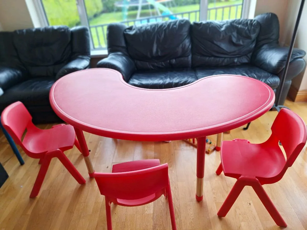 Children's table & chairs - Image 2