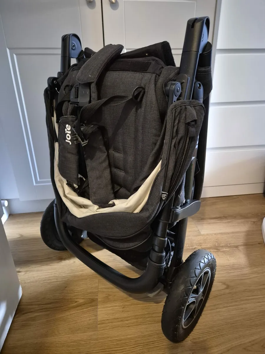 Joie mytrax stroller with rain cover - Image 4