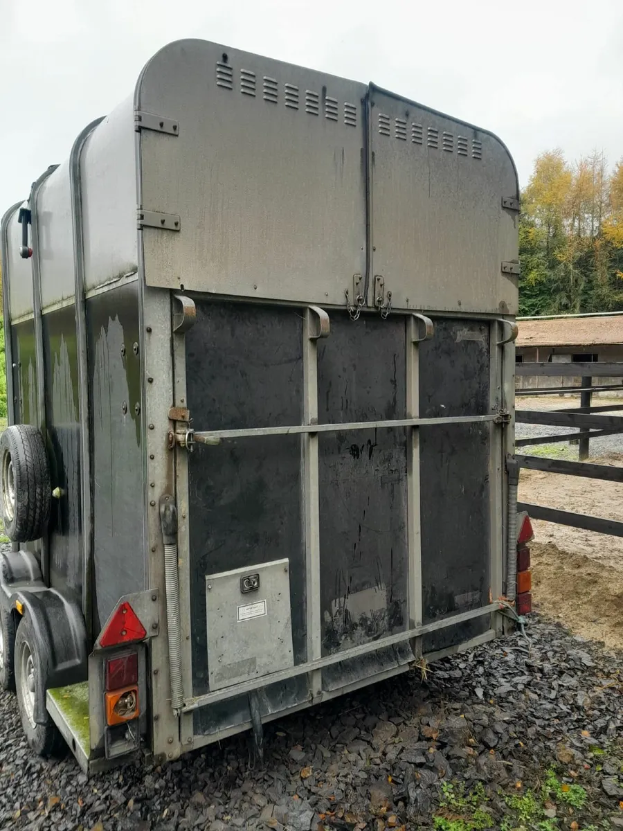 Horse box - Image 2