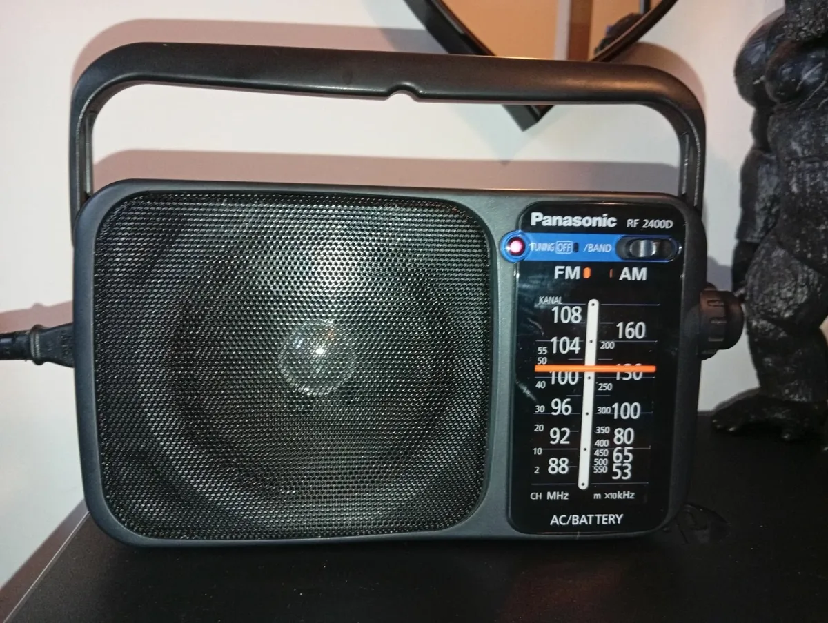 Panasonic Radio Rf 2400d Ac/battery Very Good /C - Image 4