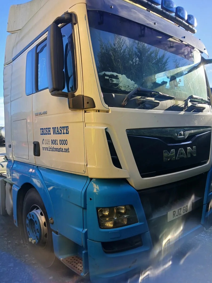 Man Other 2017 - Image 1