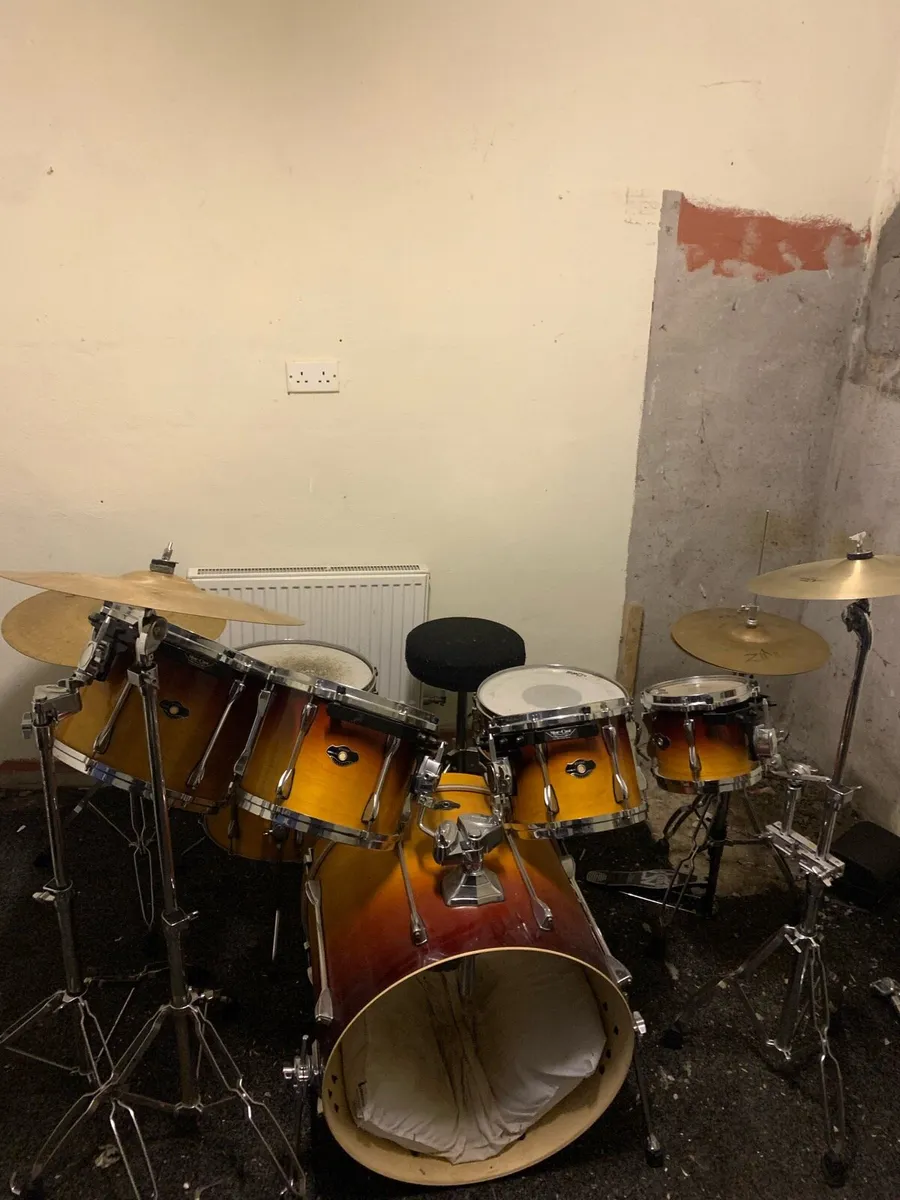 Drum kits 7 piece Tama superstar - Image 1