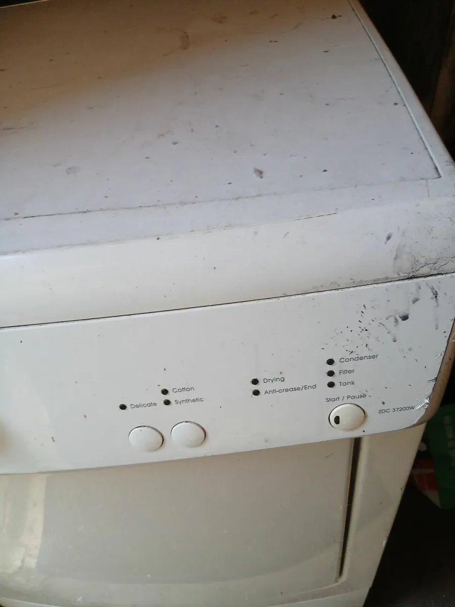 Zanussi duel temperature 7kg reverse action dryer - Image 4