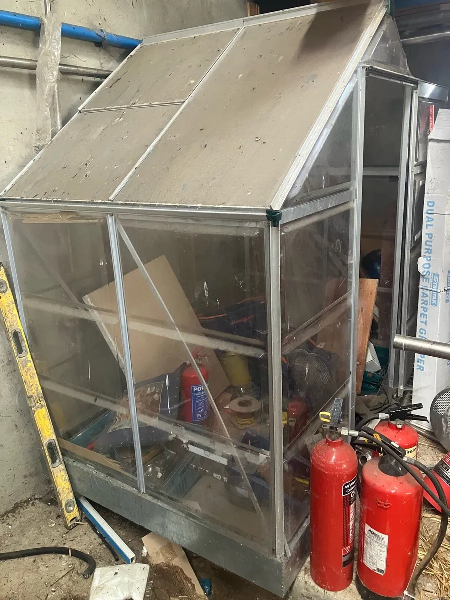 Green house - Image 1