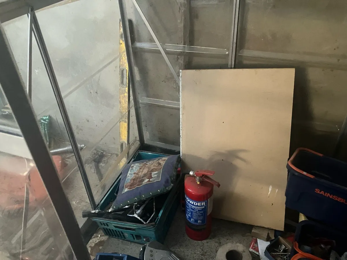 Green house - Image 4