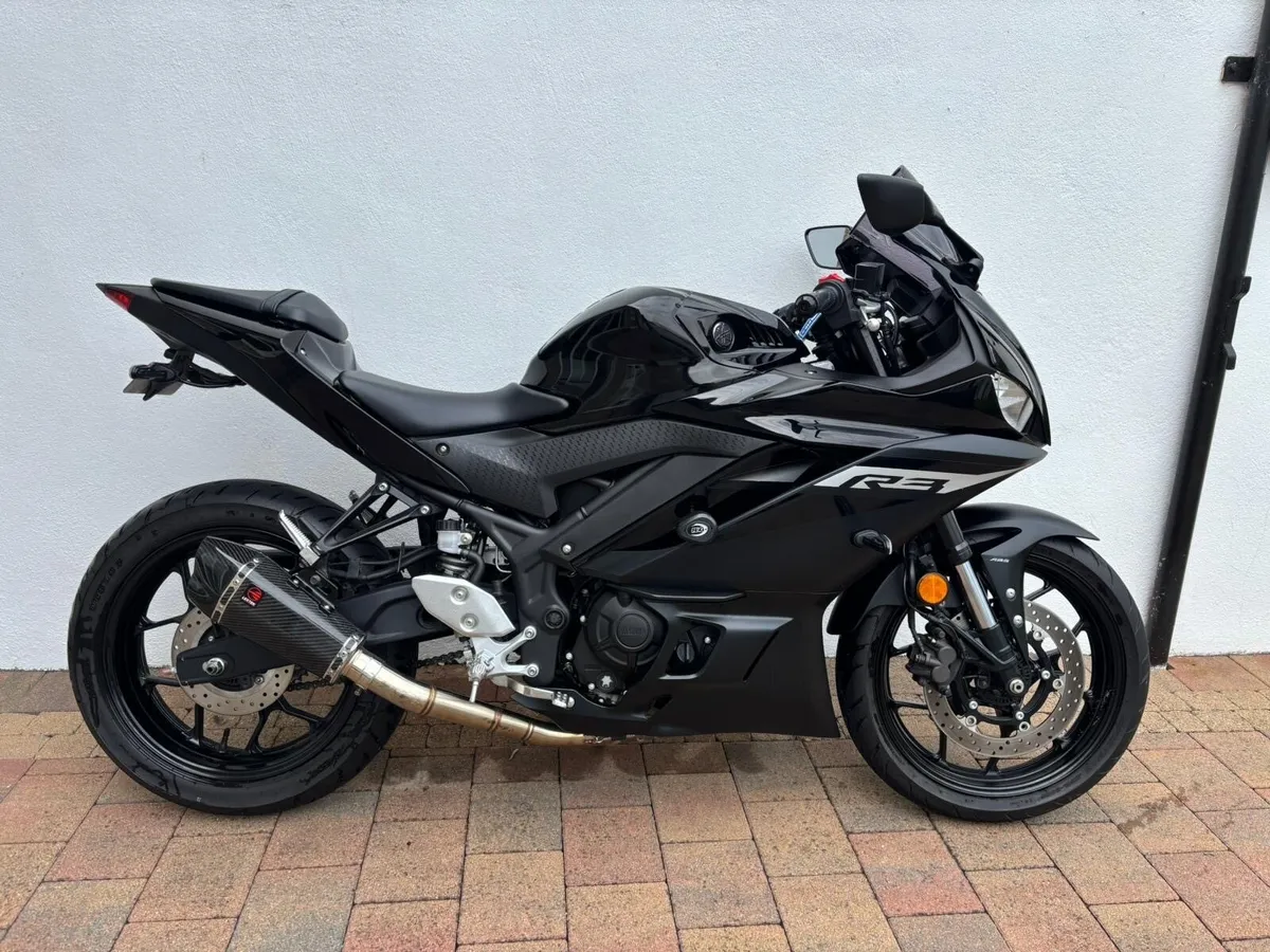 YAMAHA R3 2024 - Image 1