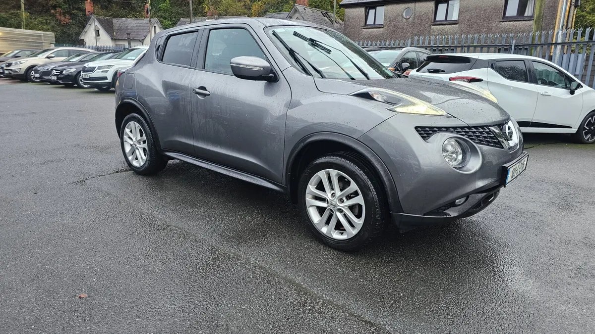 Nissan Juke 2018 Premium SV  1.6 petrol automatic - Image 2