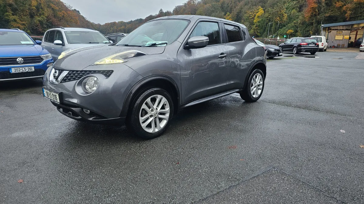 Nissan Juke 2018 Premium SV  1.6 petrol automatic - Image 1