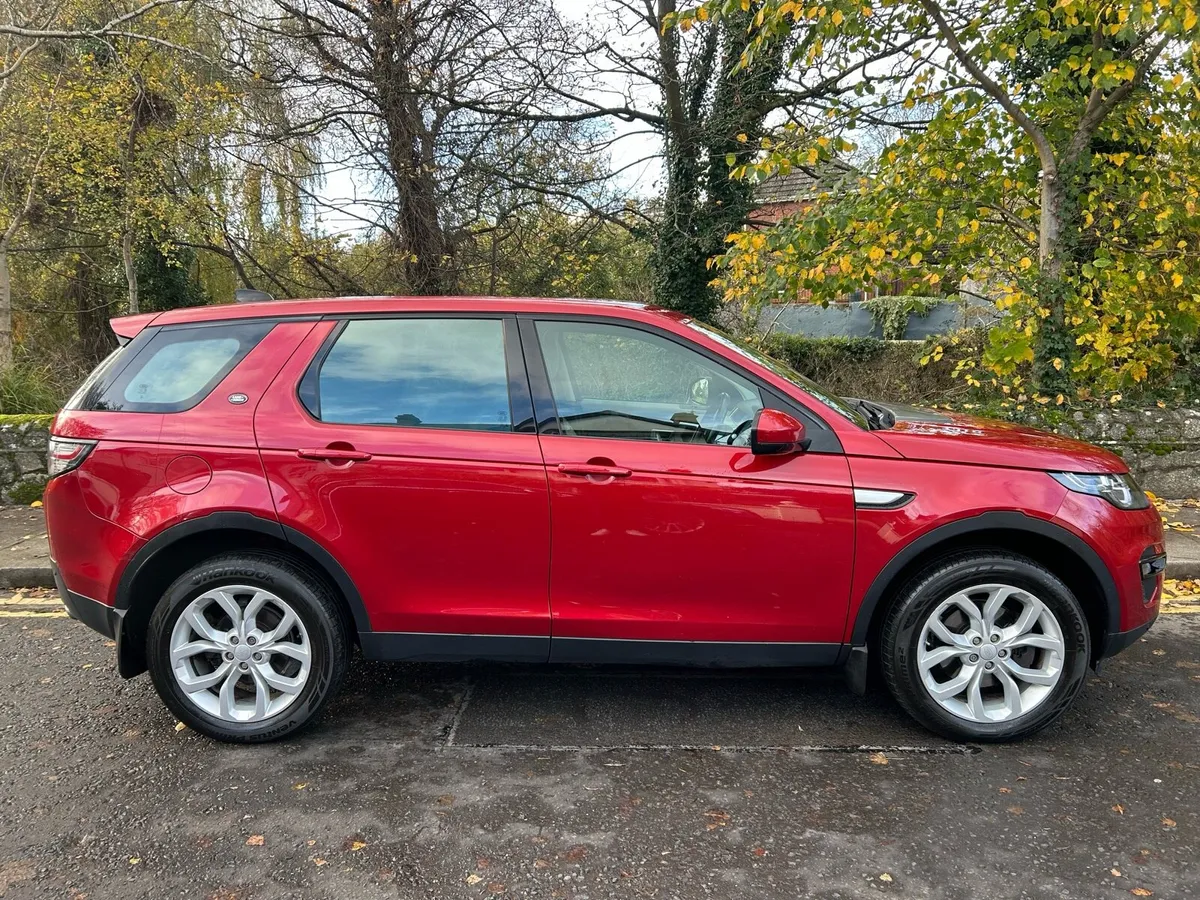 2016 Land Rover Discovery Sport HSE Low Mileage - Image 3