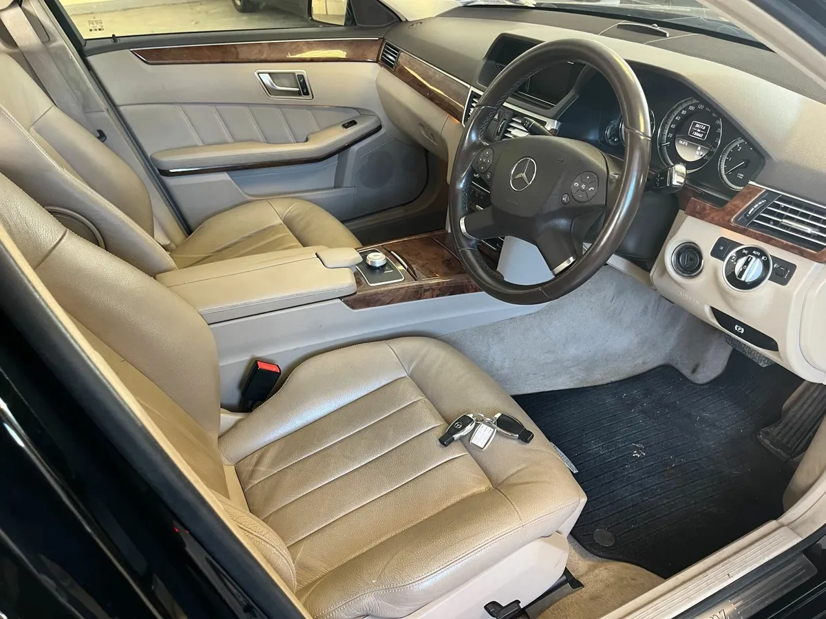 Mercedes-Benz Hearse E250 2012 Auto - Image 2