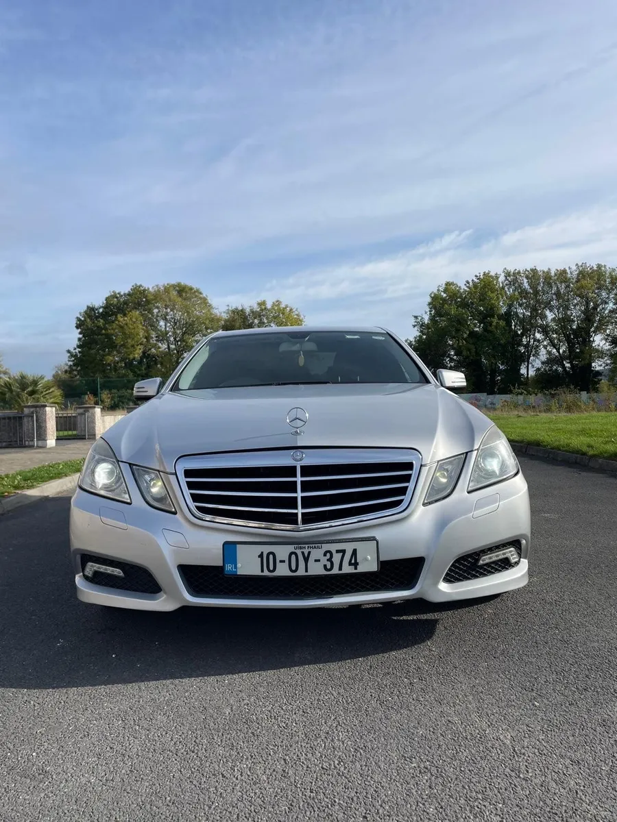 Mercedes-Benz E-Class 2010 - Image 1
