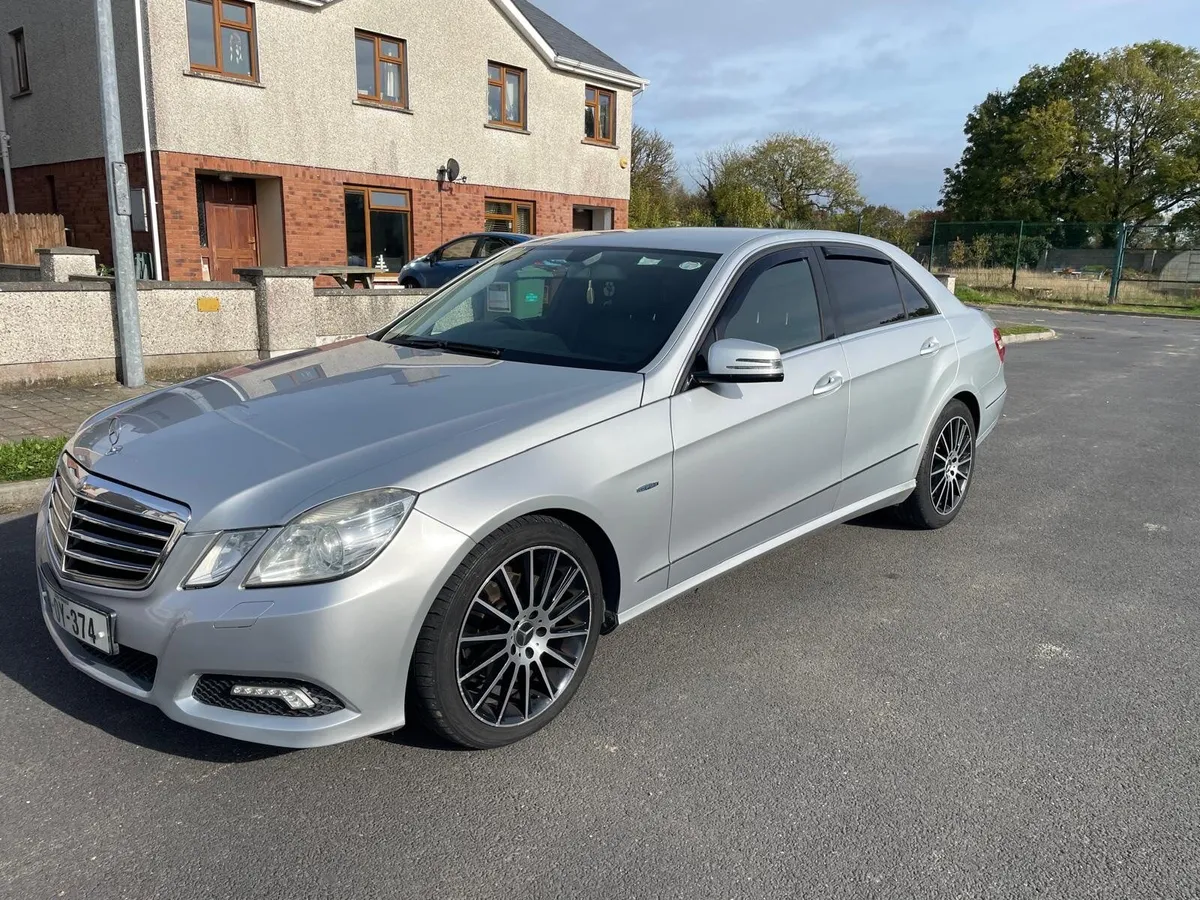 Mercedes-Benz E-Class 2010 - Image 3