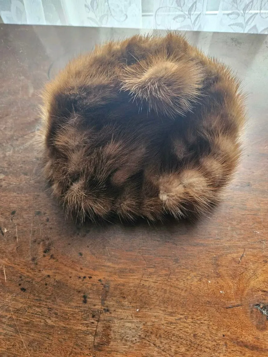 Vintage Fur Hat - Image 2