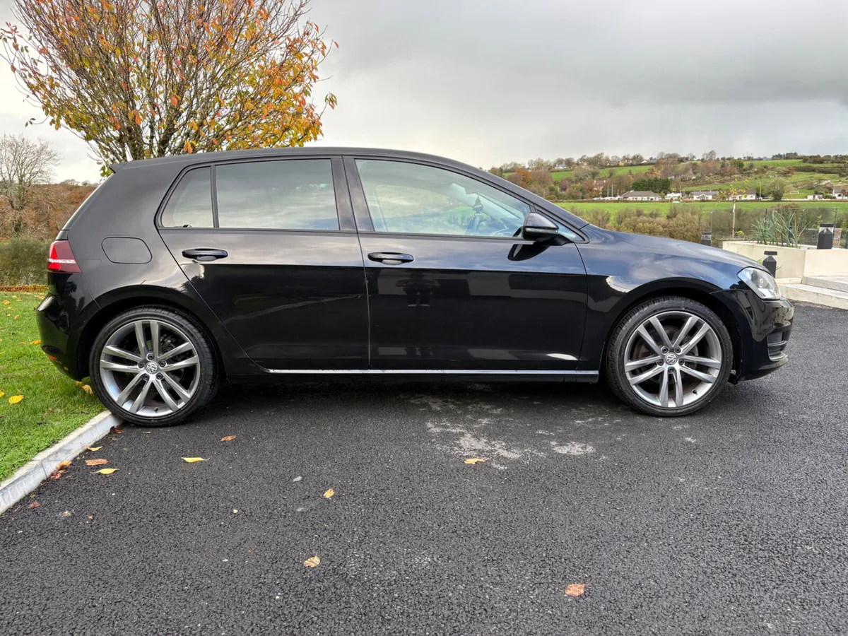 2017 Volkswagen Golf 1.6TDI Highline - Image 2