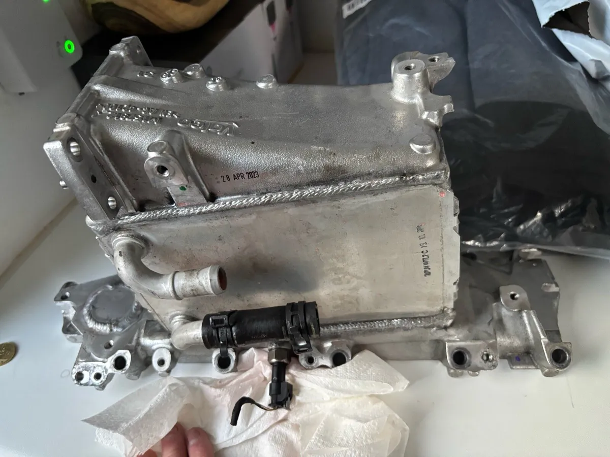 151 Skoda Octavia intake manifold - Image 1