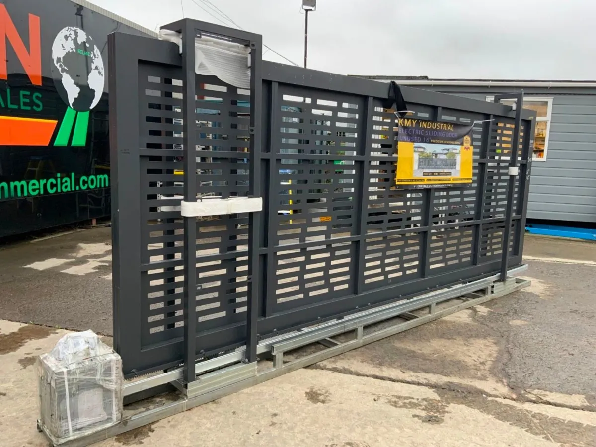 16ft x 6ft ELECTRIC SLIDING ENTRANCE GATE....3998. - Image 2