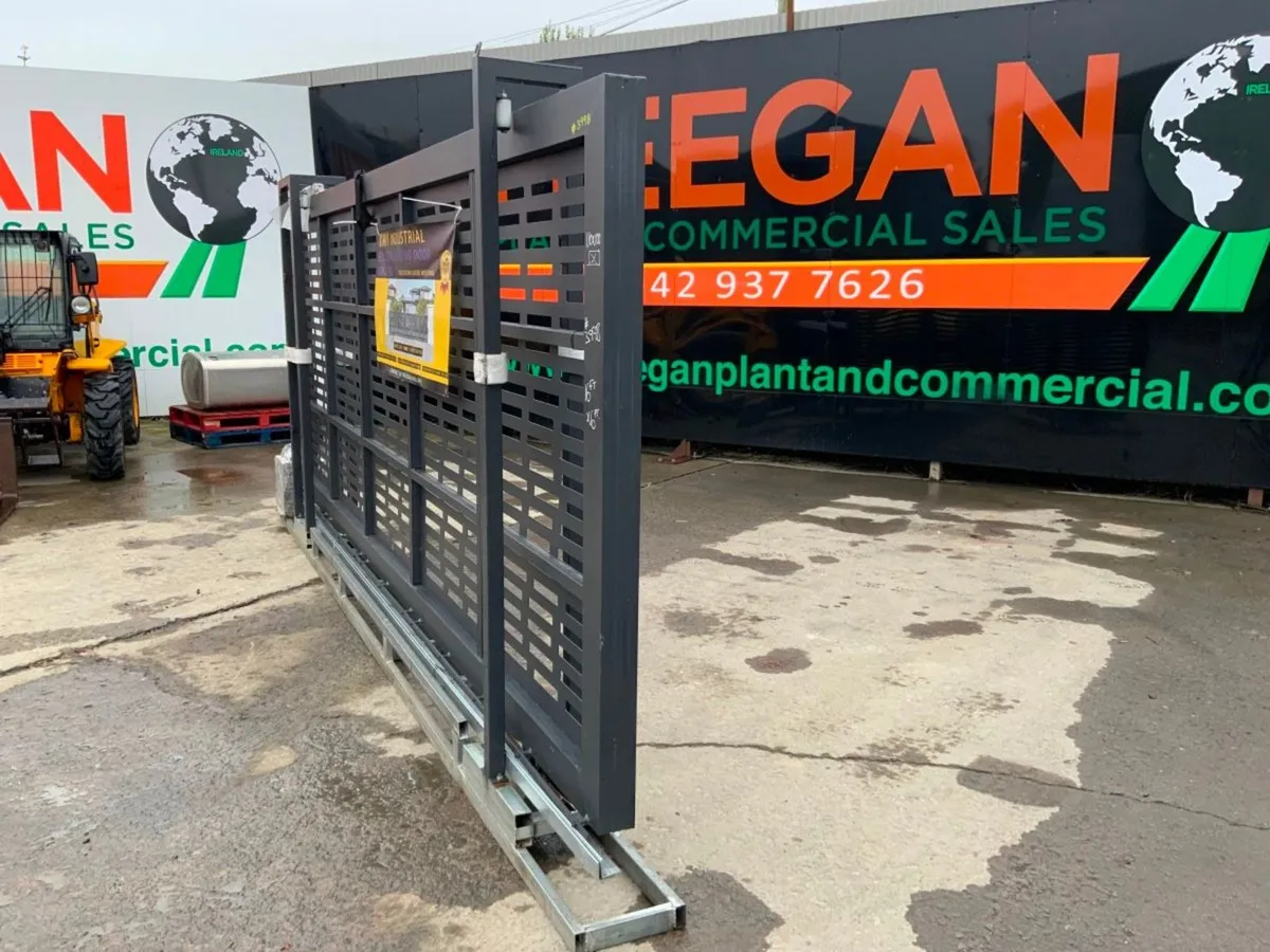 16ft x 6ft ELECTRIC SLIDING ENTRANCE GATE....3998. - Image 3