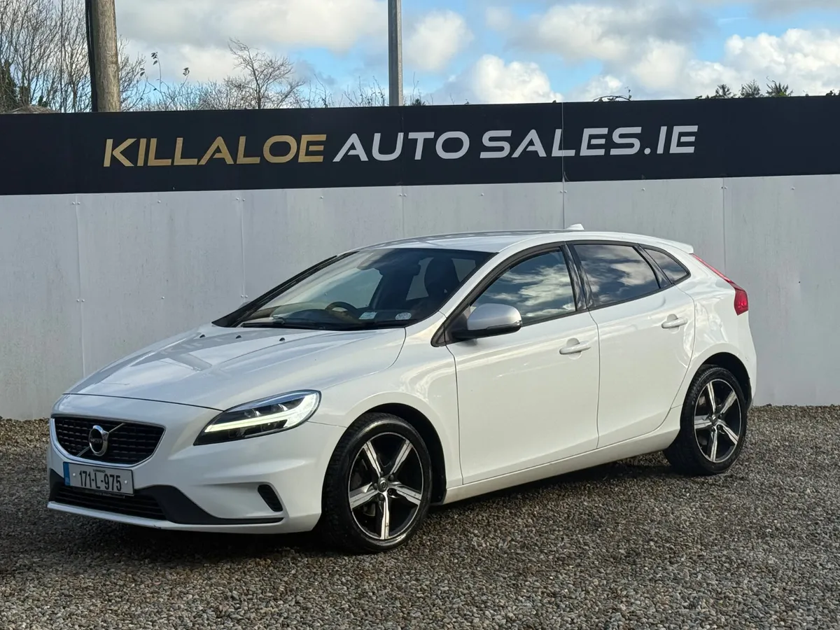 Volvo V40 R-Design 2.0D Manual - Image 3