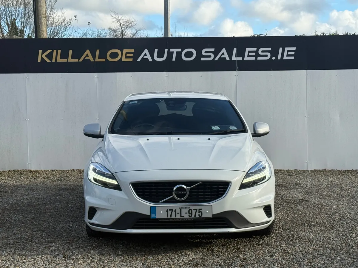 Volvo V40 R-Design 2.0D Manual - Image 2