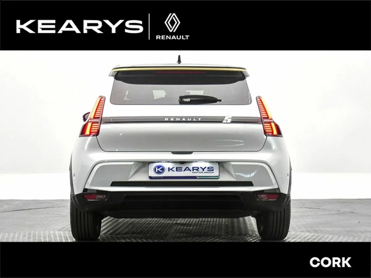 Renault 5 Iconic EV 52 kWh 150hp Demonstrator - Image 3