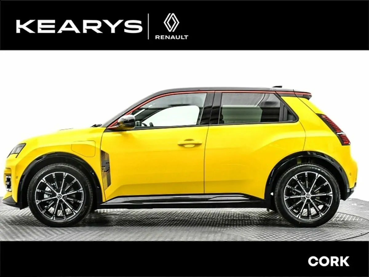 Renault 5 Iconic 40kWh 120hp Order Your 261 Today! - Image 4
