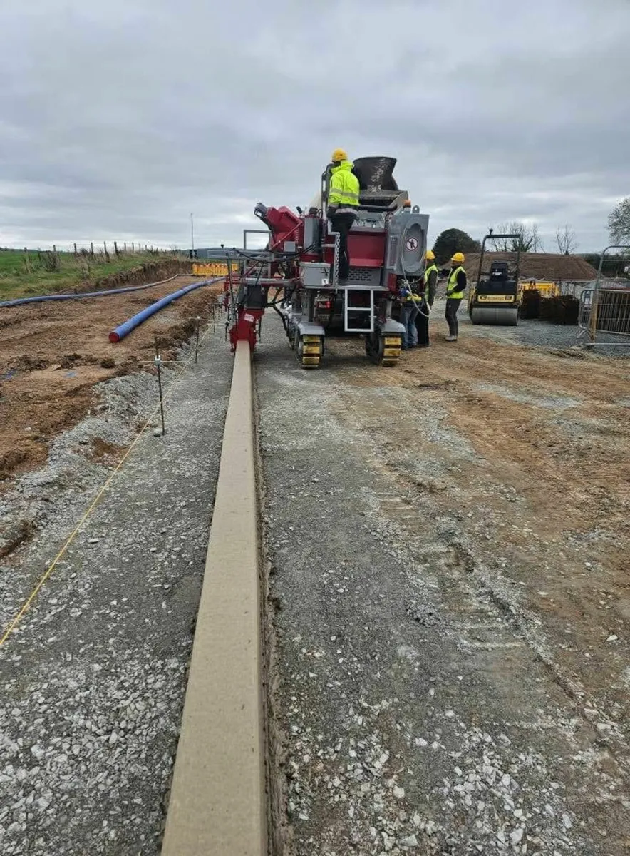Cork Slipform Kerbing - Image 1