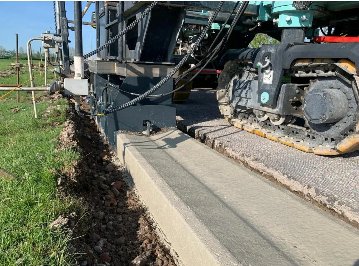 Cork Slipform Kerbing - Image 2