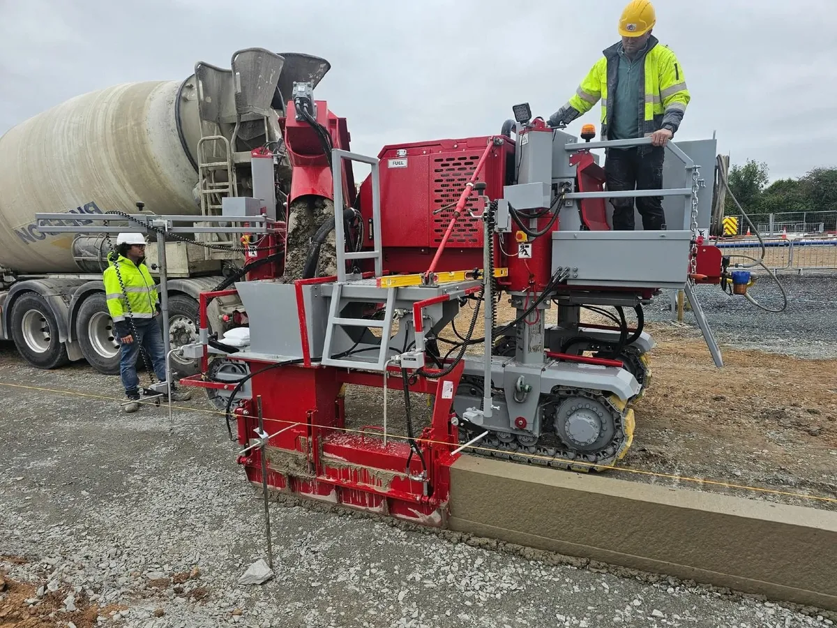 Cork Slipform Kerbing - Image 4